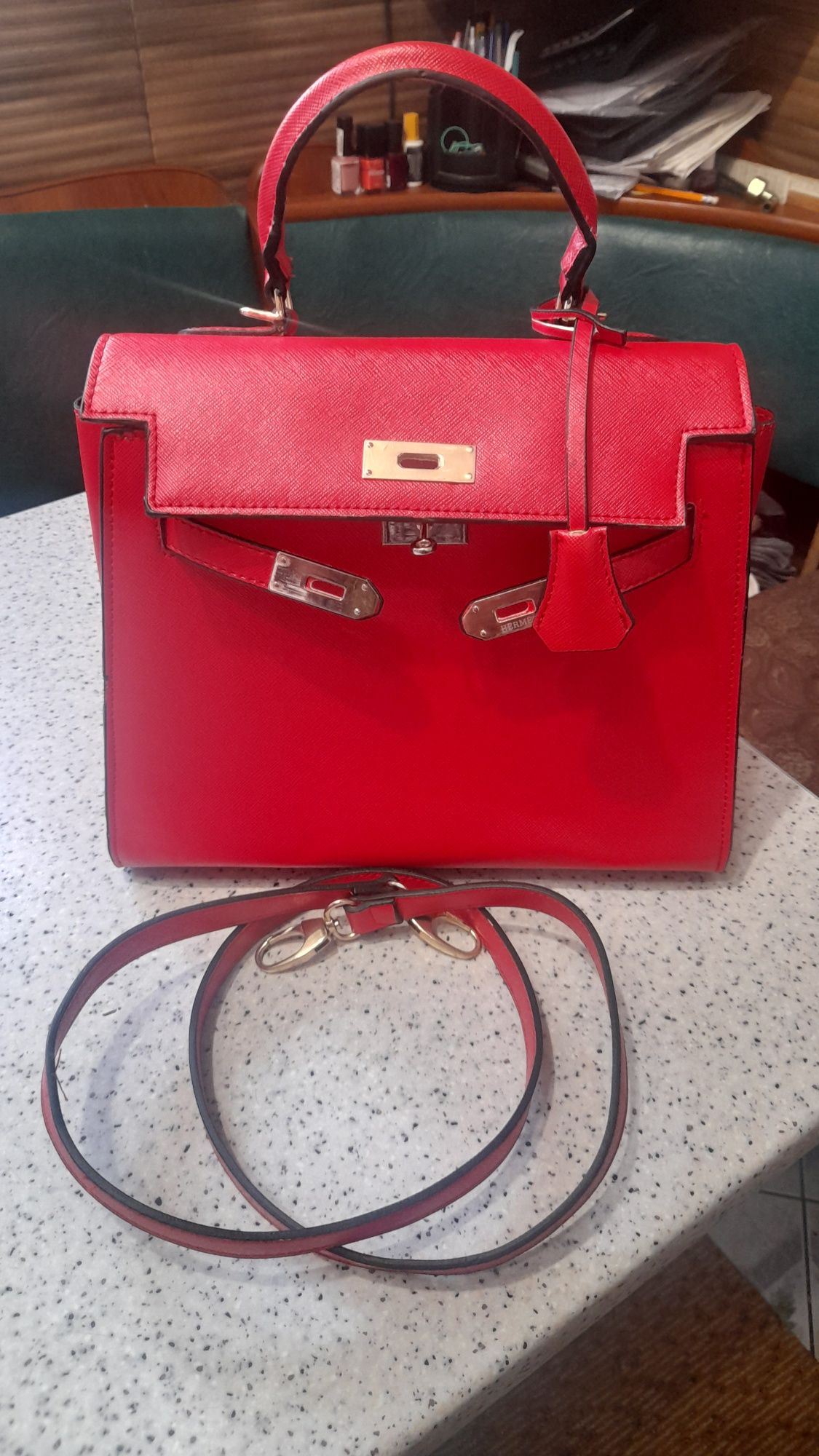 Красная сумочка Hermes Keili