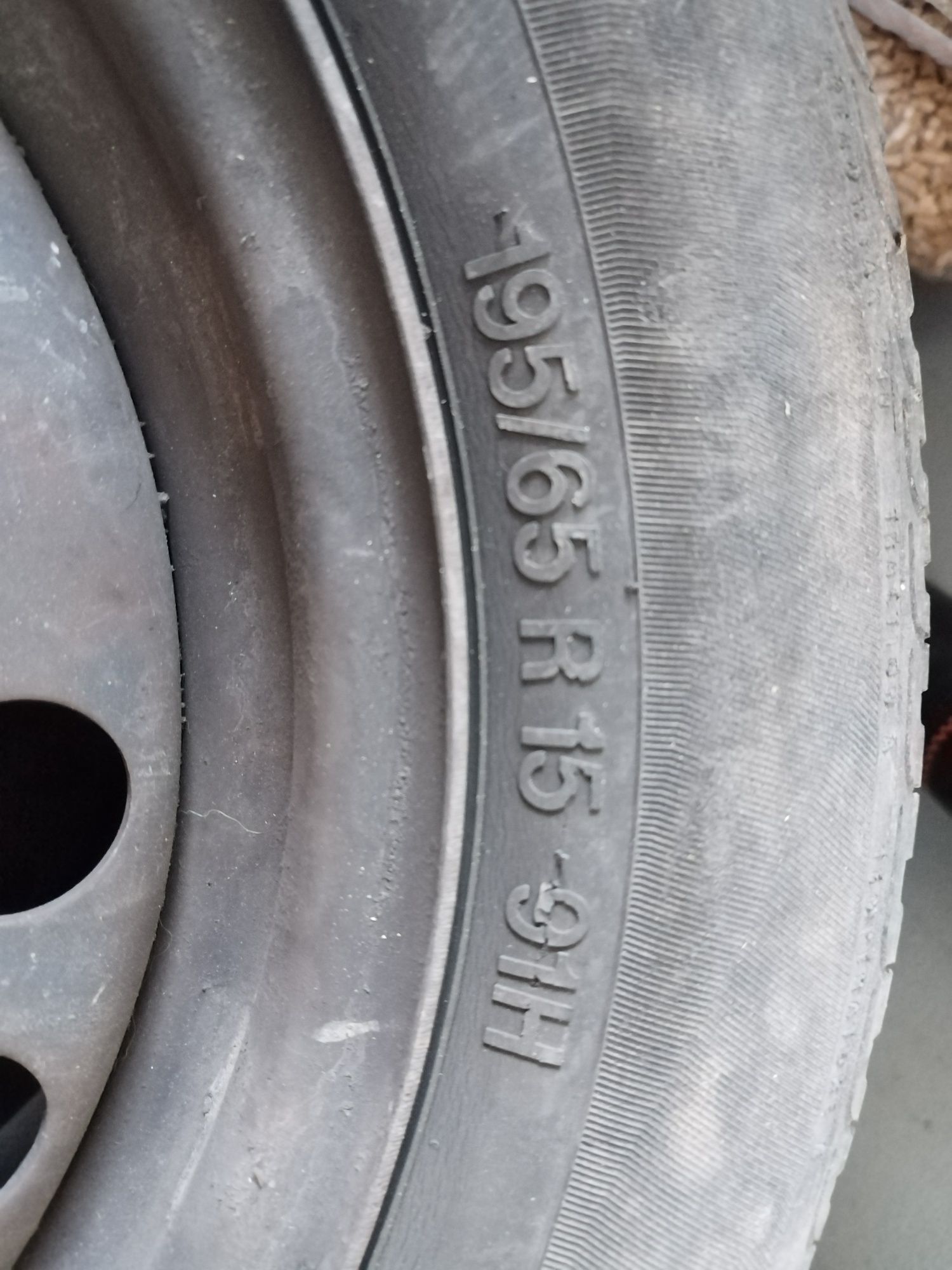 Opony z felgami 195/65 R15