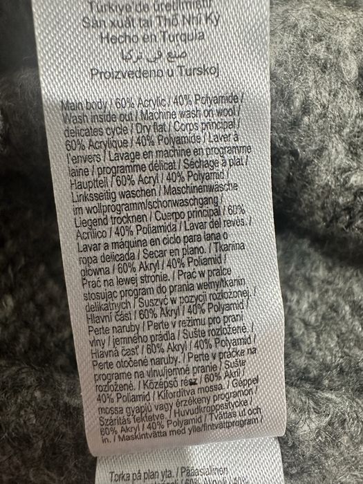 Стильний святковий светр f&f