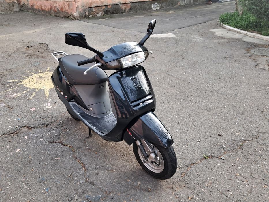 Мопед, скутер Honda Lead АФ 20