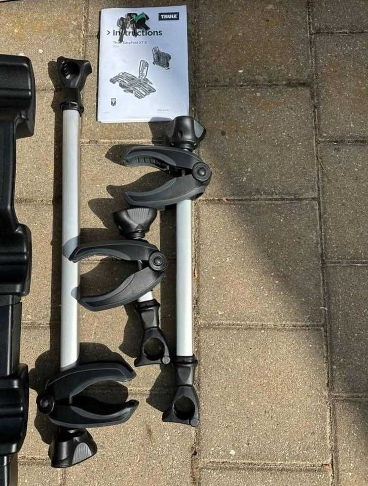 Thule EasyFold XT bagażnik rowerowy na hak holowniczy  na 3 rowery