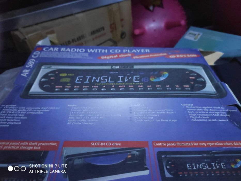 Rádio para carro.