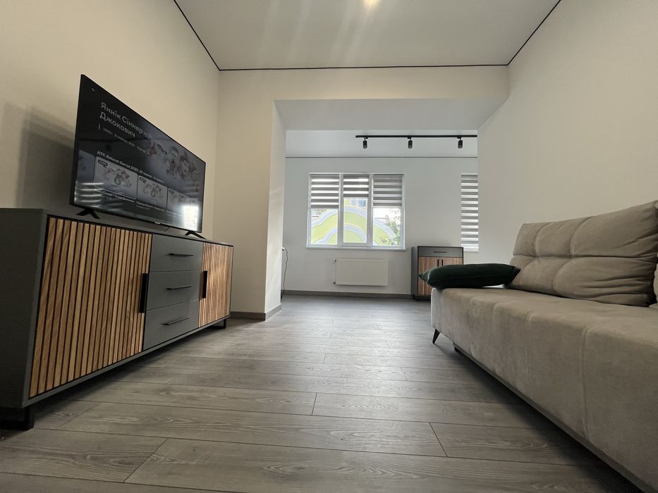 Світло  24/7! на Івасюка 11. 6 ЛЮДЕЙ (Козявкіна, АТБ)