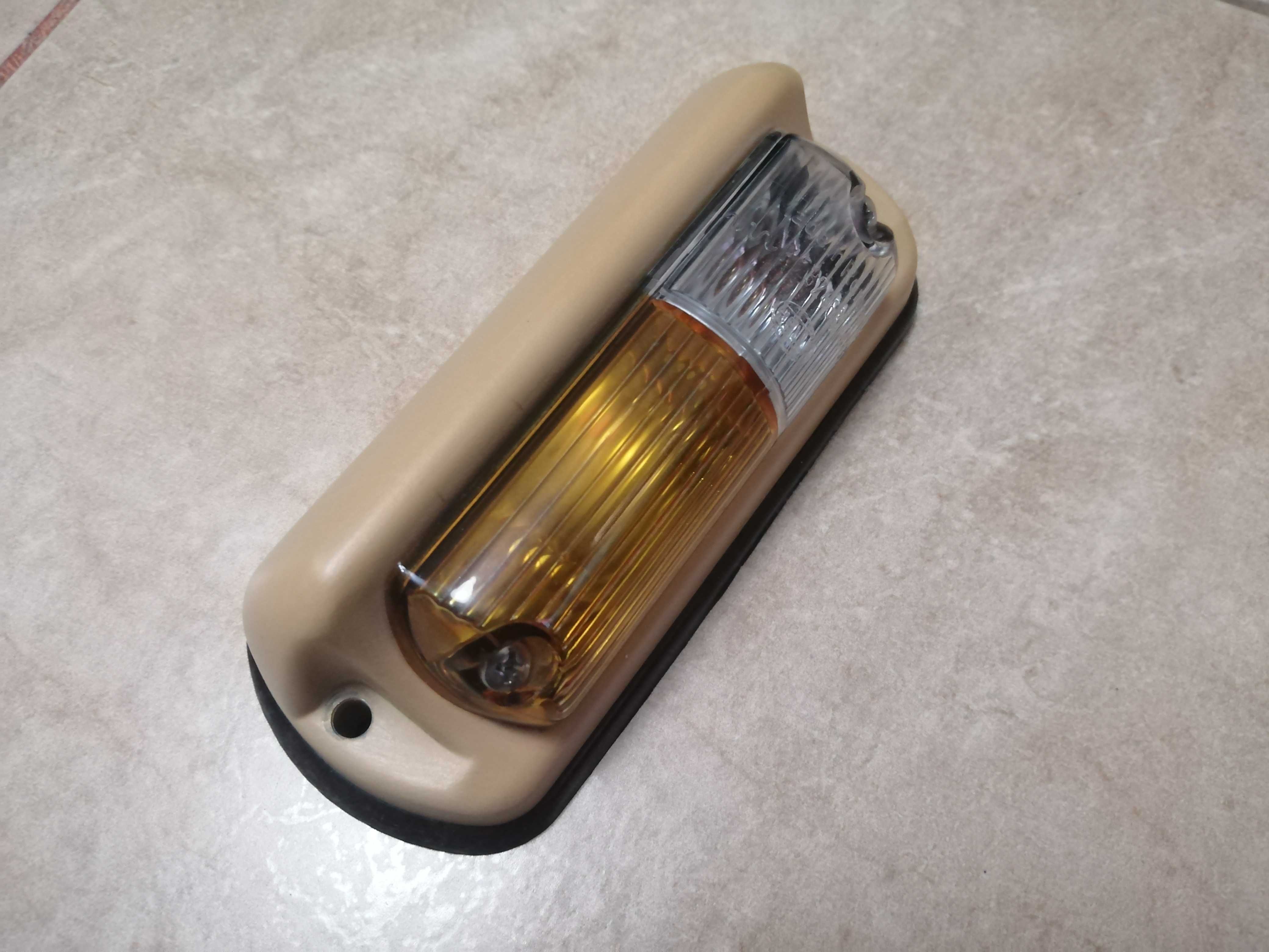 Luz indicadora de posição HELLA à direita (K23246)