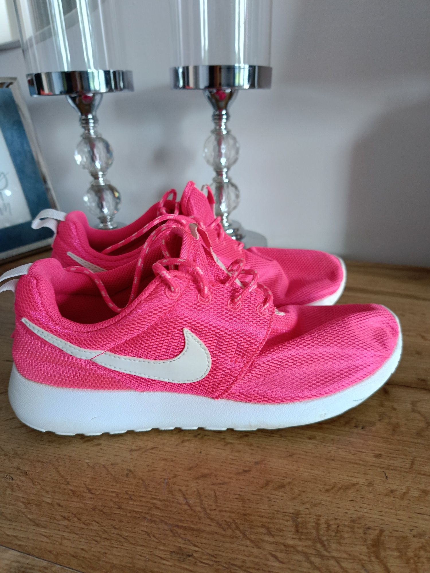 Buty Nike roshe one różowe 38,5 neonowe