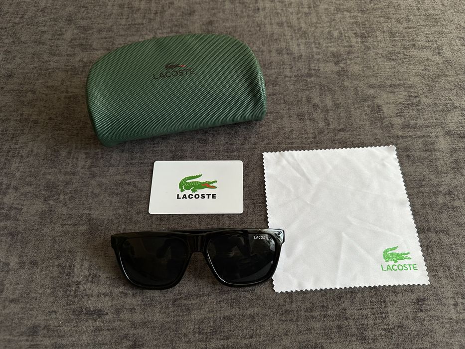 Сонцезахисні окуляри Lacoste
