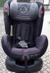 cadeira bebé marca Pierre Cardin