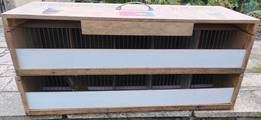 Transportadora de aves Usada ( como nova)