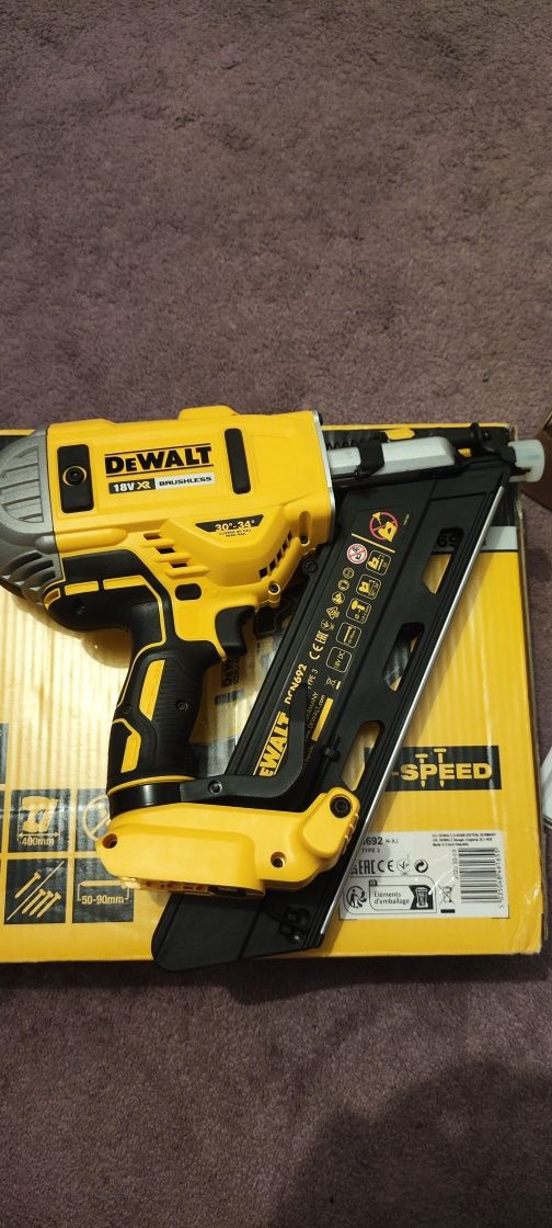 Пістолет для цвяхів DeWalt 692