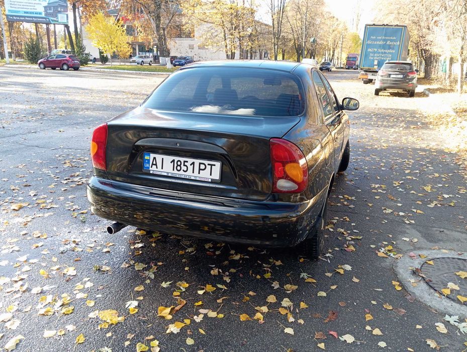 Продаю Ланос 2011