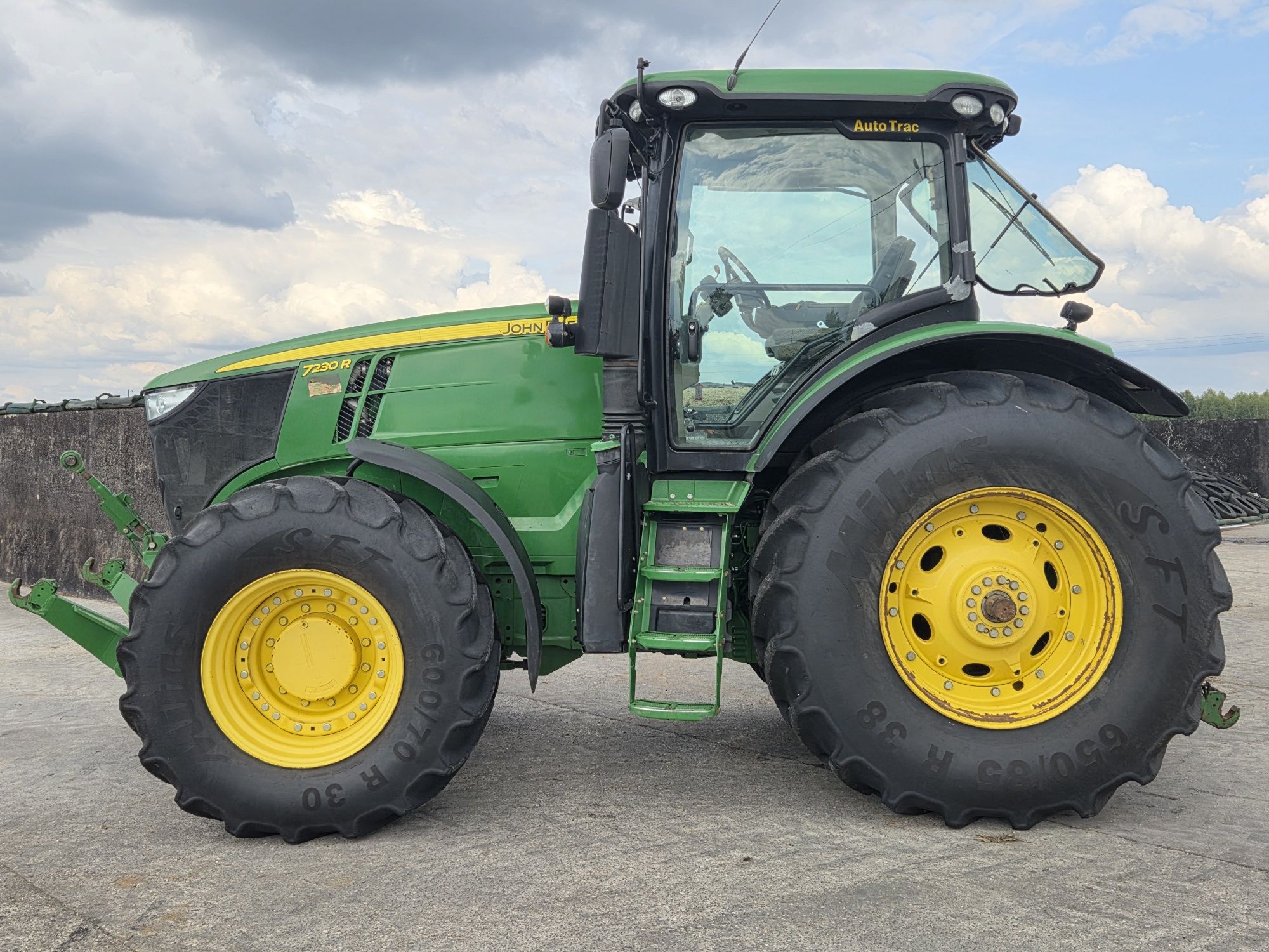 Ciągnik John deere 7230R 5900mth 14r