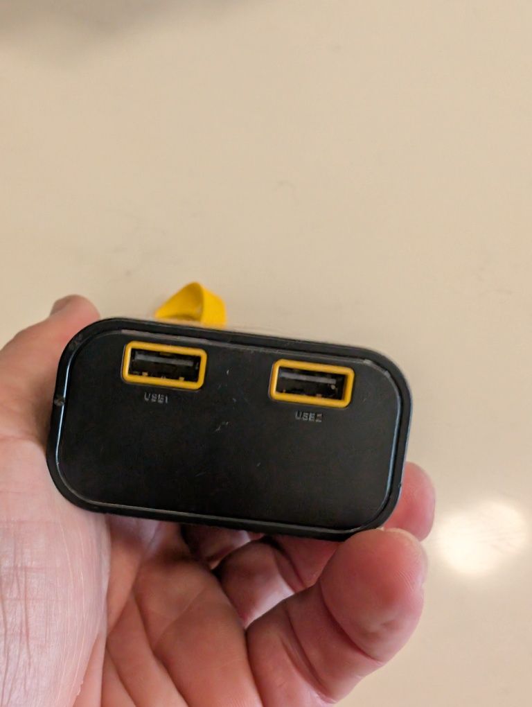 PowerBank com luz e sinal SOS