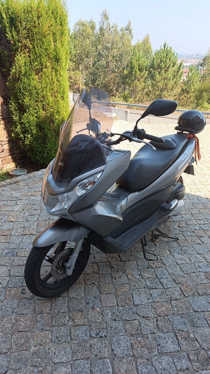 Moto honda pcx 2011