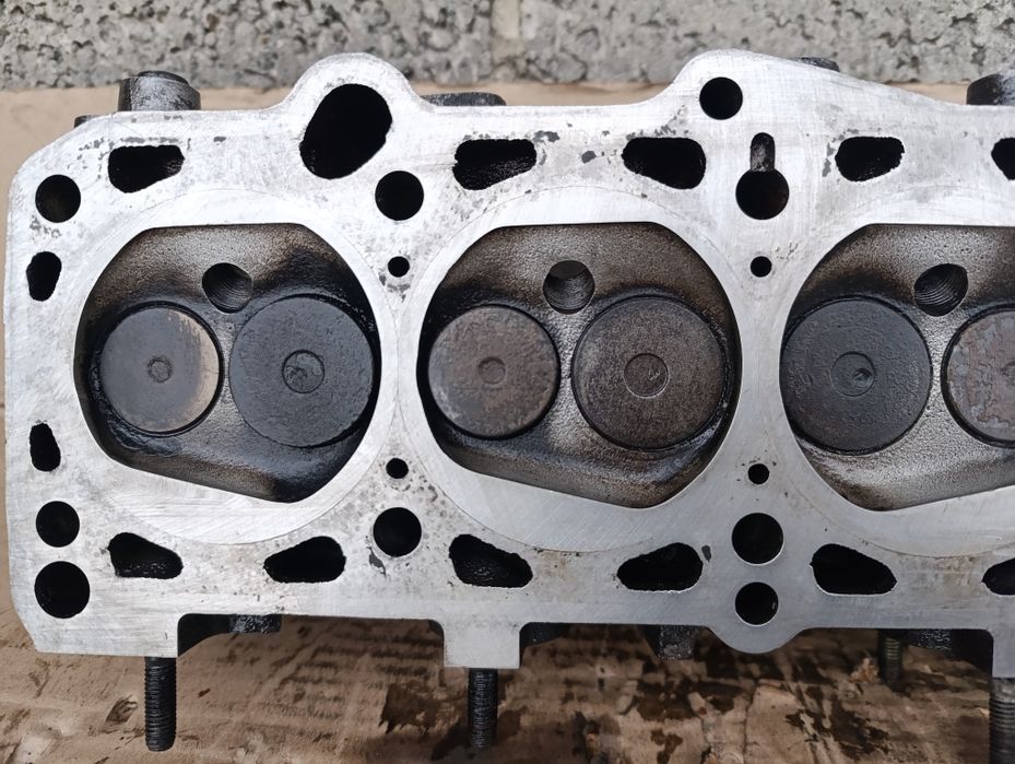 Гбц головка 2.2 Benzin Audi 100 Ауді 035103373AD