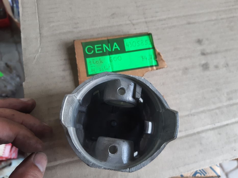 Tłok 600cm fi 74,1 trzeci szlif do Fiata 126p