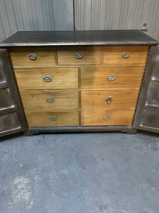 Comoda antiga madeira trabalhada