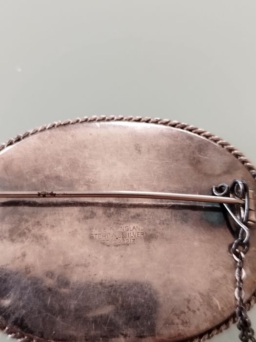 lindo broche de prata antigo e asas de borboleta