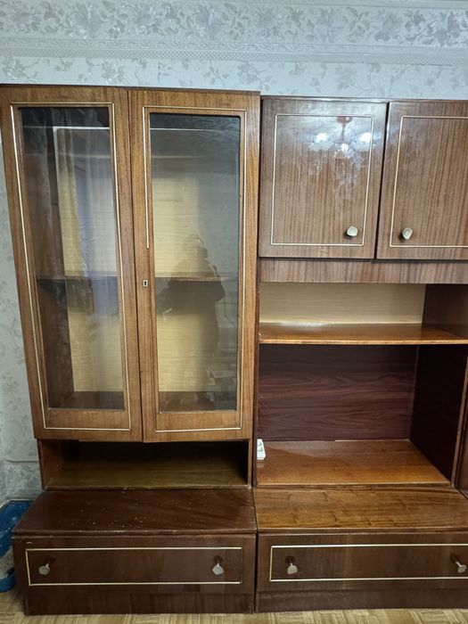 Віддам стінку безкоштовно самовивіз