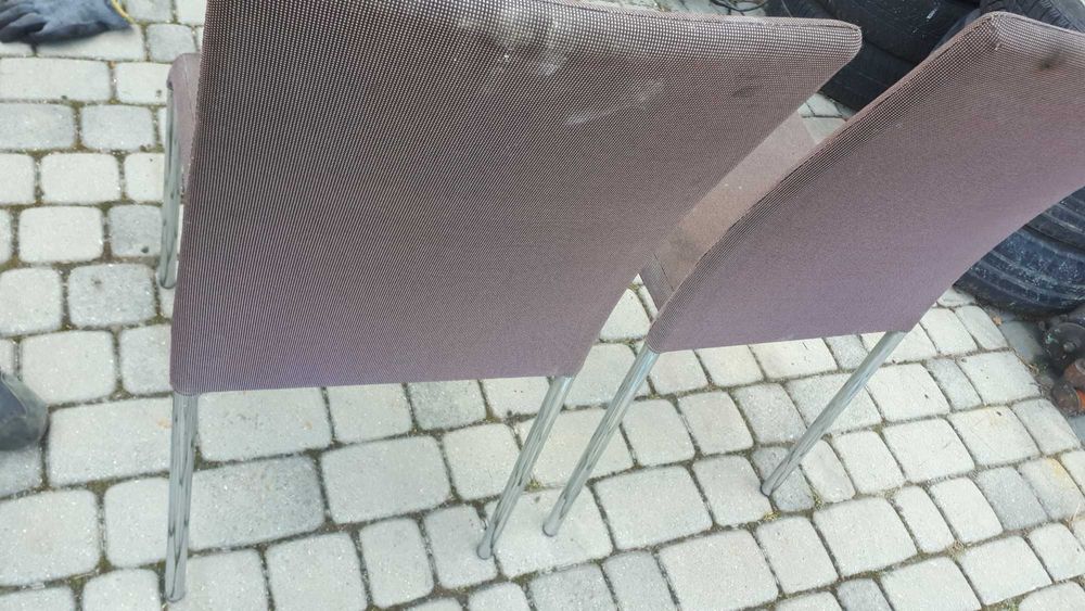Dwa krzesła metal/materiał