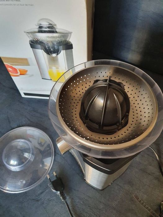 Цитруспресс / соковижималка cuisinart ccj210e