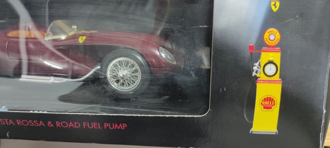 1:18 Ferrari 250 Testa Rossa 1958 road fuel pump