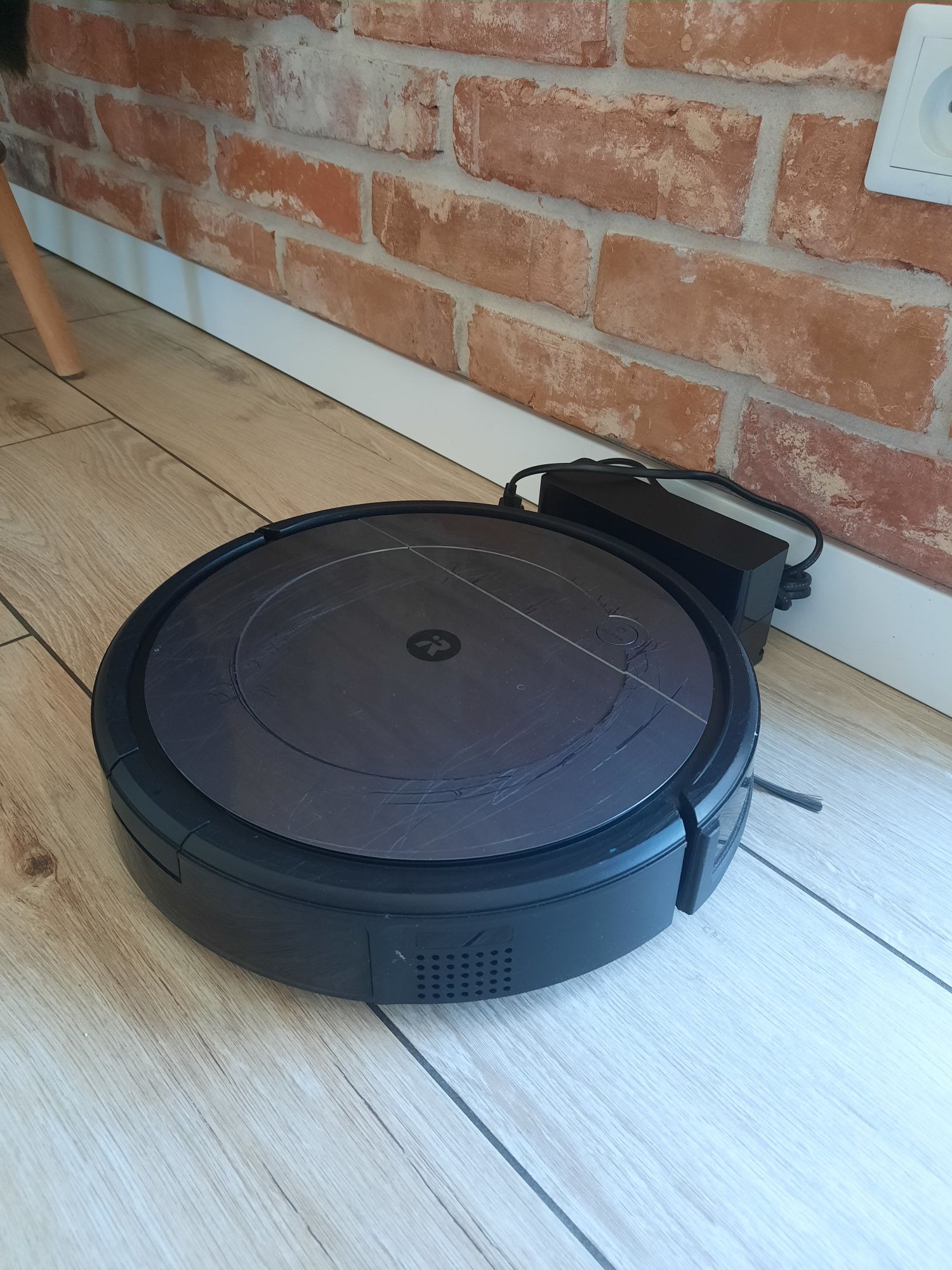 Sprzedam robot odkurzajacy Irobot Roomba combo z funkcją mopt