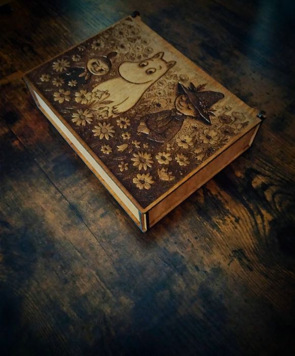 Pudełko drewniane z motywem Muminki - na prezent - biżuterię