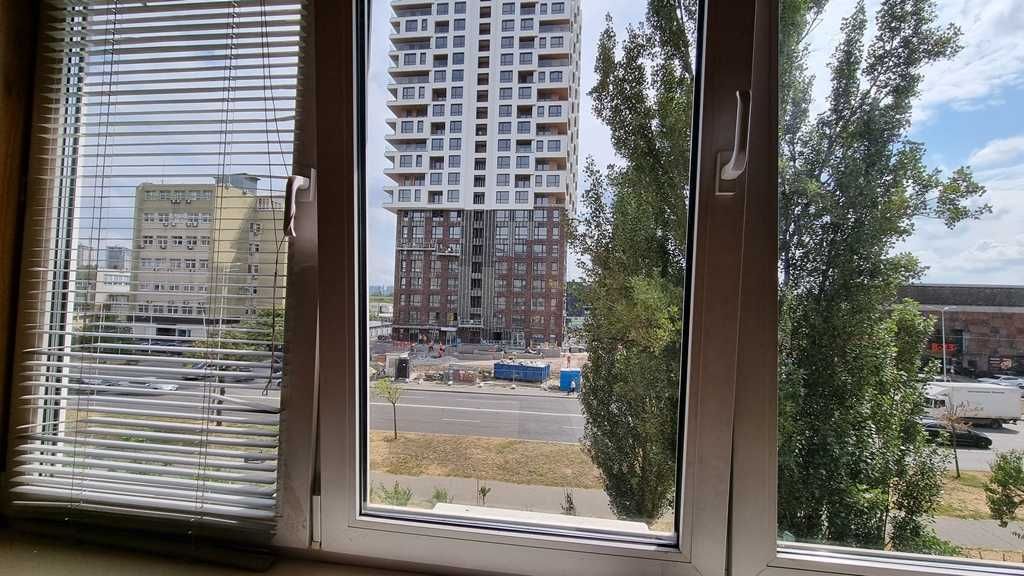 БЕЗ КОМІСІЇ! 2К по вул.Березняківська, 38, парк, пляж, магазини, школи