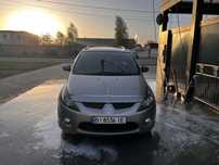 Mitsubishi Grandis