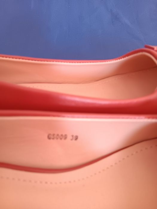 Sapato valentino para senhoras