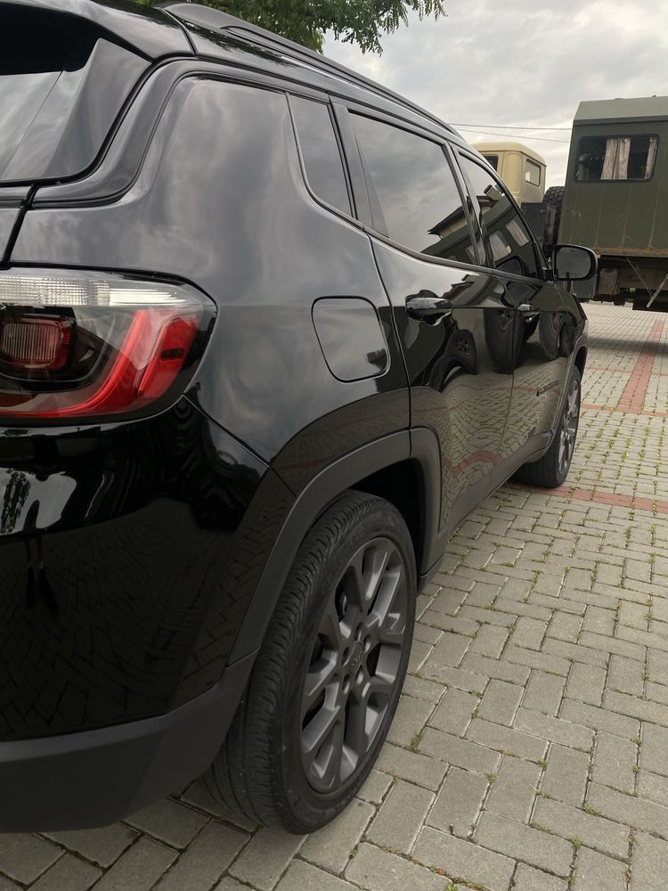 Jeep compass 80th