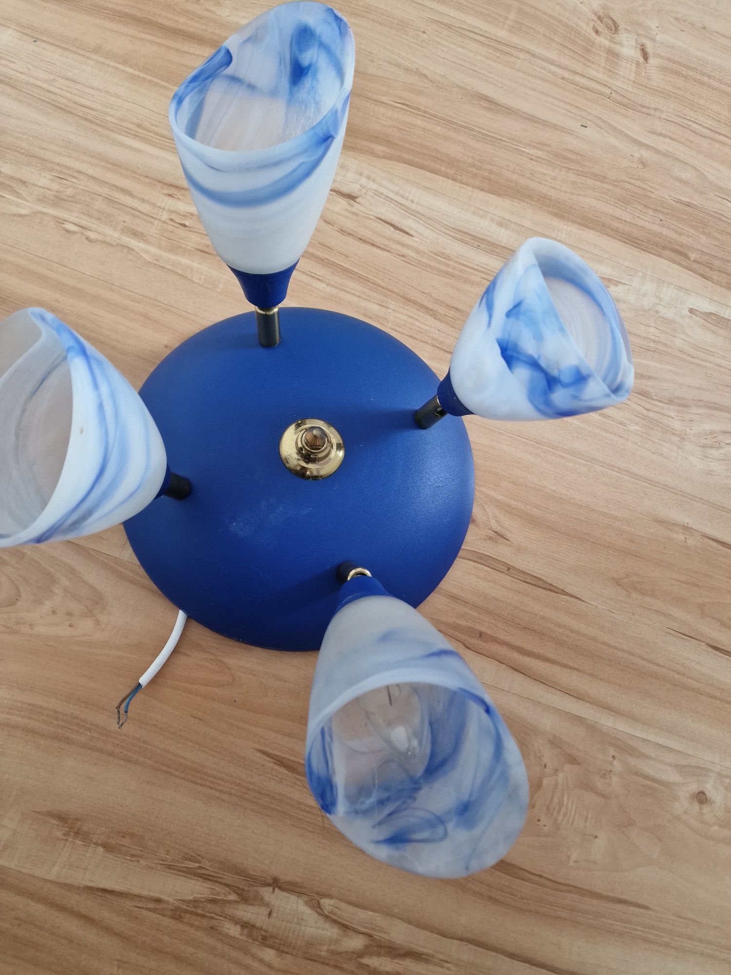 Lampa sufitowa niebieska