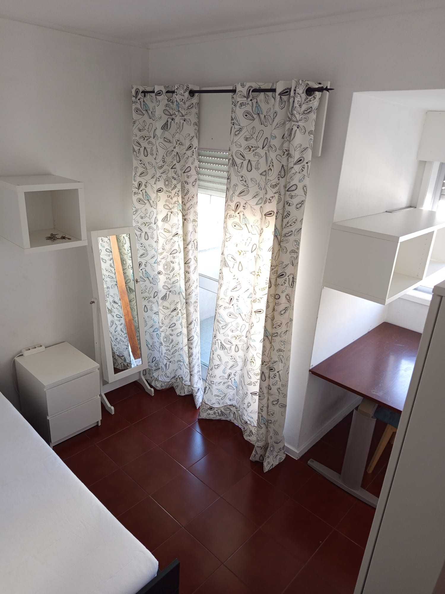 Quarto para menina estudante