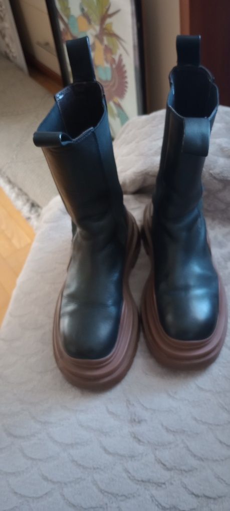 Masywne trepy Bottega Veneta czarne 39