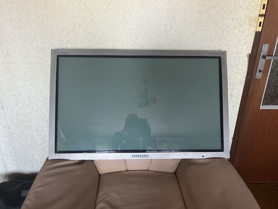 Монітор Samsung 42” Модель: PPM42M7HS Телевізор