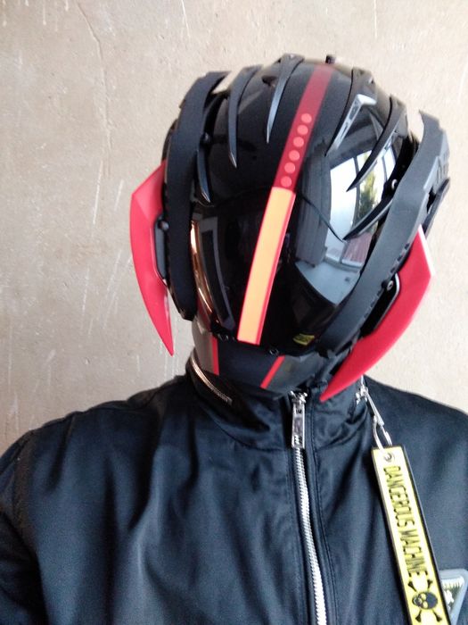 Шлем-маска в стиле cyberpunk/techwear