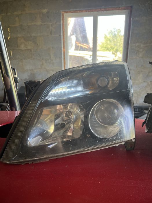 Фари опель вектра с 2002 рік