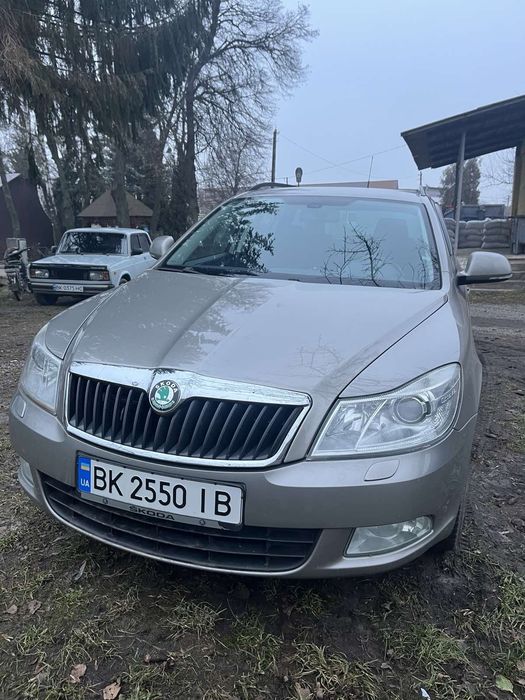 Автомобіль Шкода А5