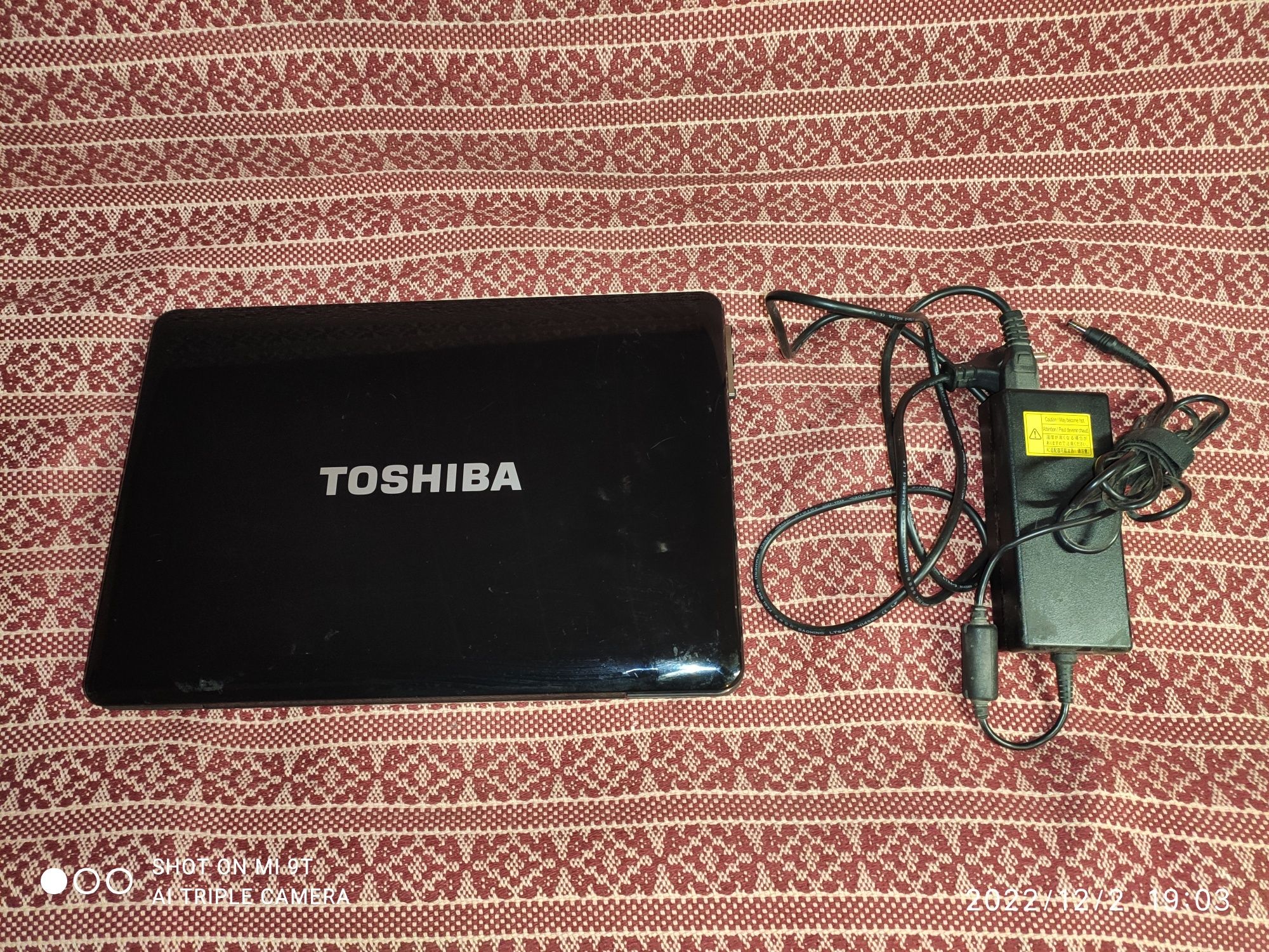 Toshiba A350D Satellite + zasilacz komputer uszkodzony