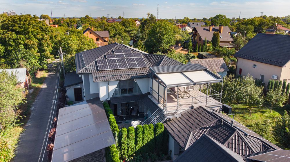 Продажа комплекса: два энергоэффективных дома 280 м² + 120 м² Осокорки