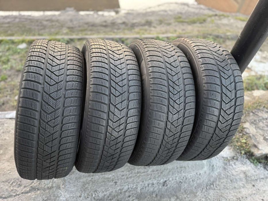 Зимові шини PIRELLI 235/60 R18