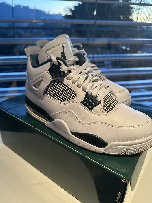 Jordan 4 odionized green