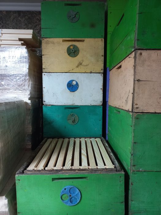 Продам вулики 10 рамочні на рамку Рут