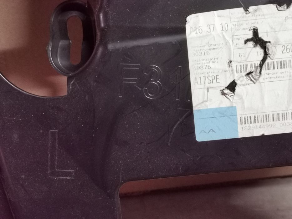 BMW F31 Ślizg Mocowanie Zderzaka Prawy Tył L