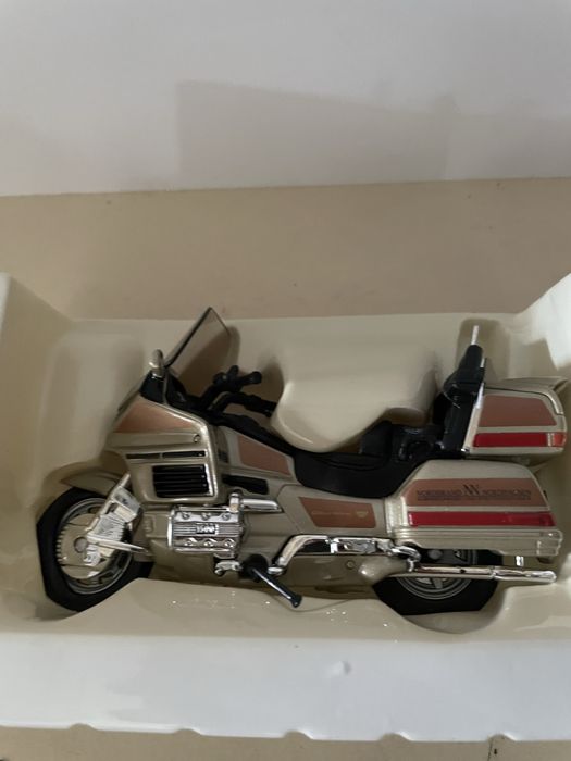 Miniatura Honda Gold Wing escala 1:18