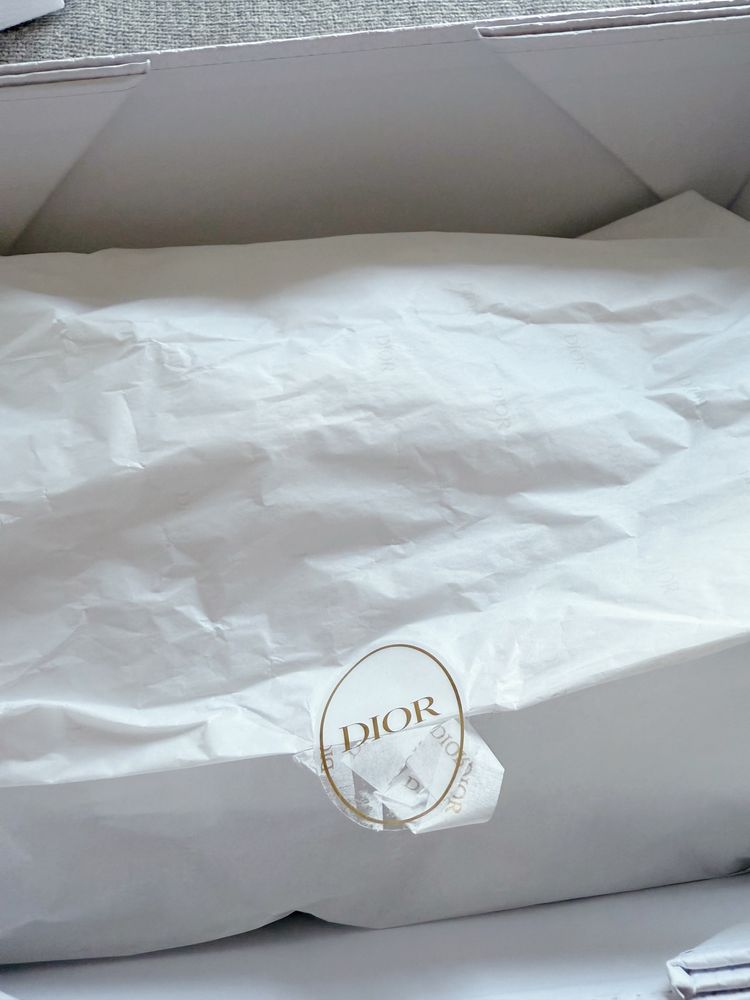 Caixa da marca Dior