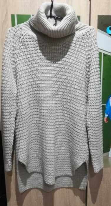 Sweter długi z golfem