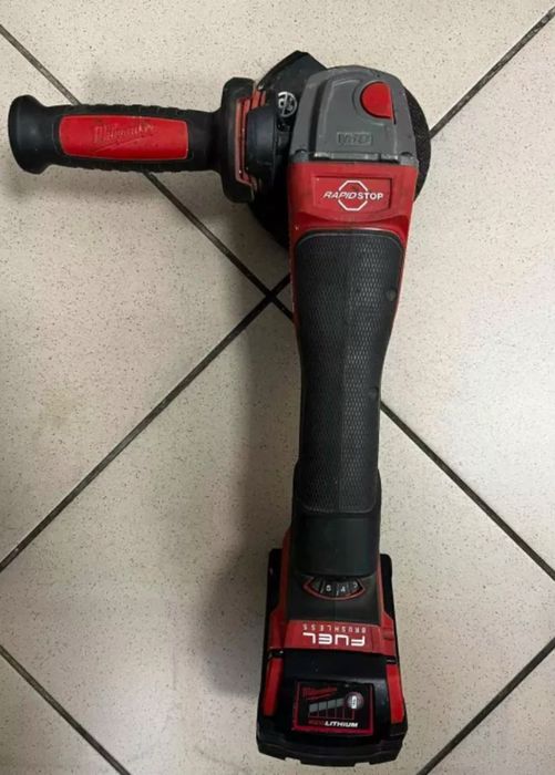Szlifierka kątowa MILWAUKEE m18