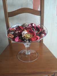 jarra de vidro com flores secas