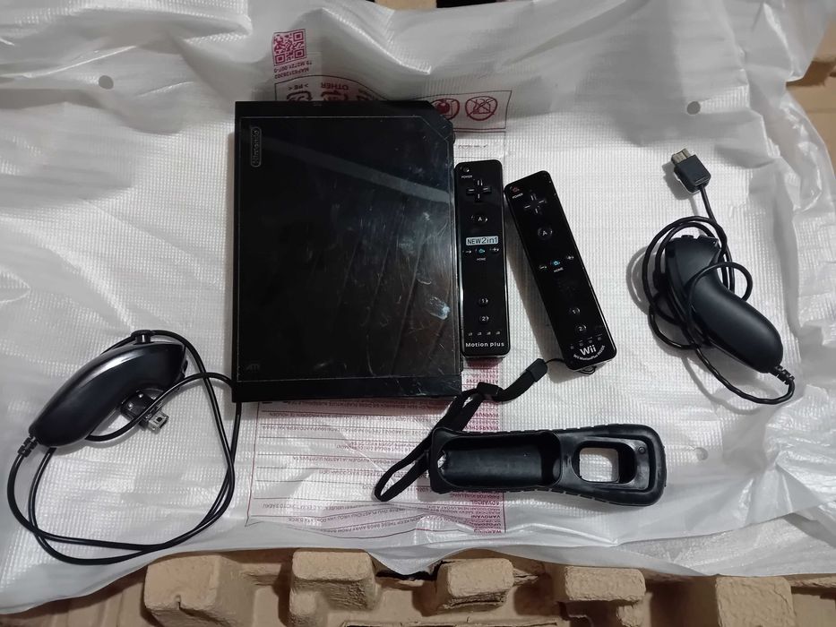 Vendo WII usada com jogos